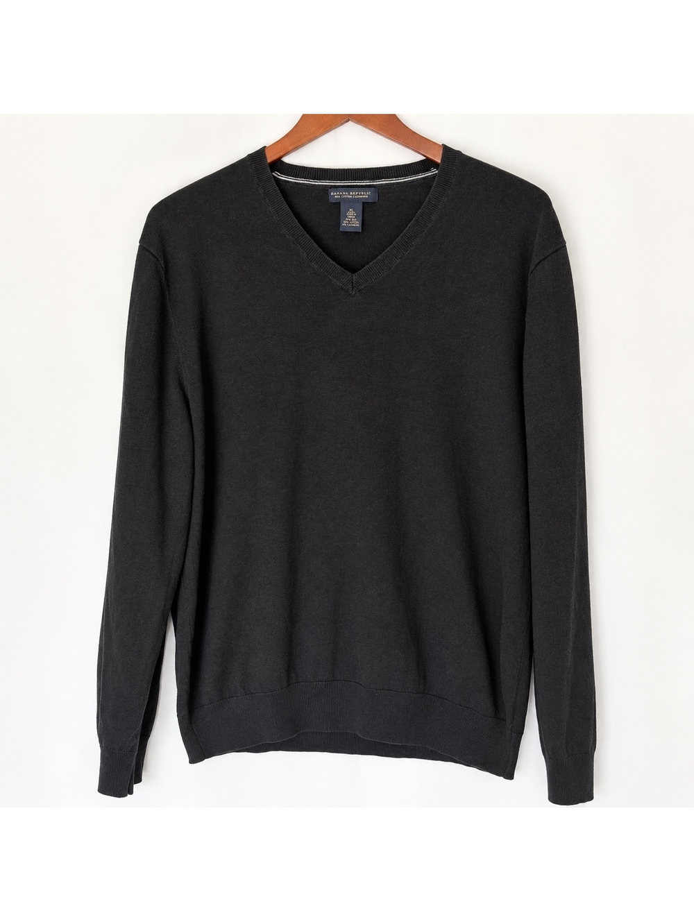 Banana Republic Men's XL Black V-Neck Sweater 75% Silk 20% Cotton 5% Cashmere